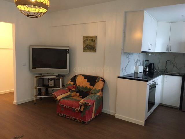Apartamento T1 mobilado, para arrendar em Costa de Caparica, Almada - Image 12