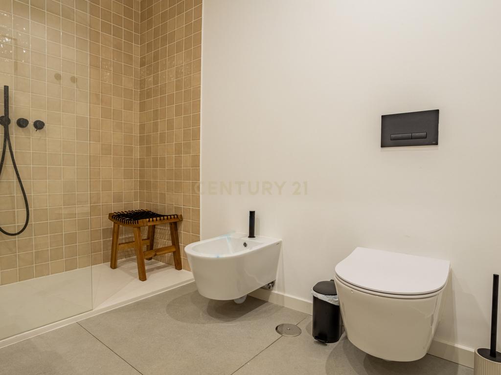 Luxuosa Moradia T4 com Piscina na Lagoa Albufeira, para Arrendamento - Image 25