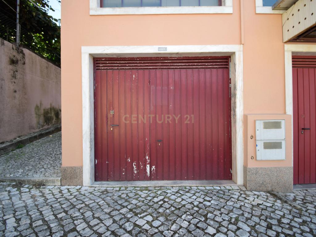 Apartamento T3, com 107 m² de área útil, estúdio musical com 40 m² e garagem fechada , varanda e arrecadação - Image 22