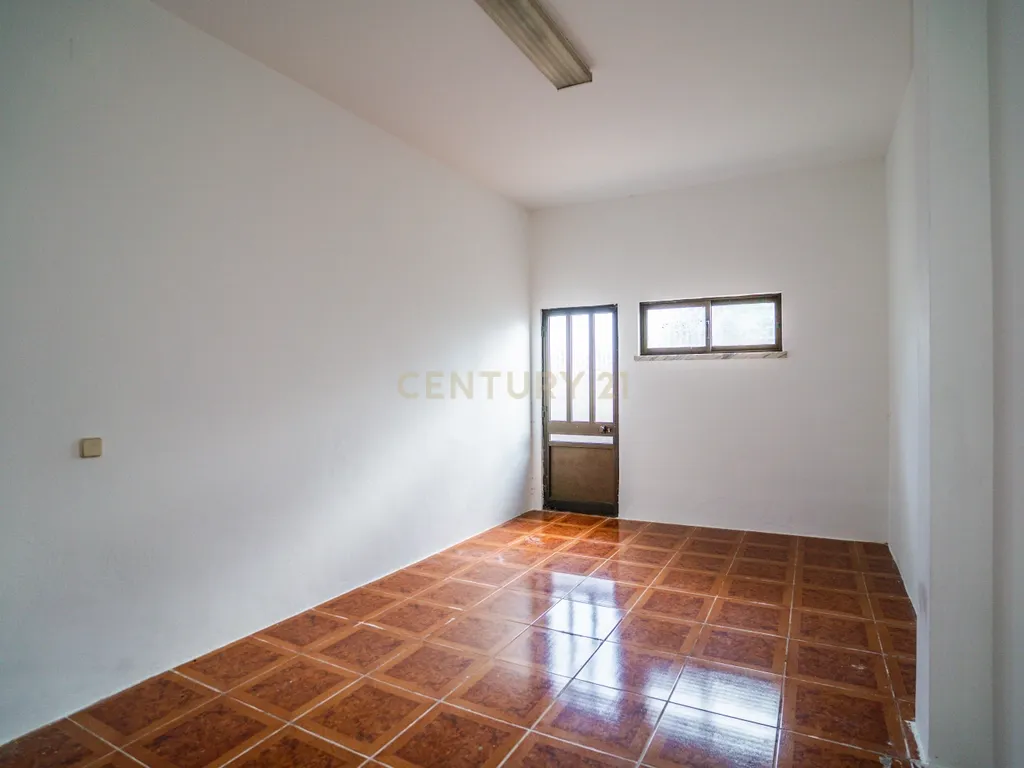 Oportunidade | Moradia T3 com Potencial e Espaços Generosos – Dagorda, Vermelha (Cadaval) - Image 44