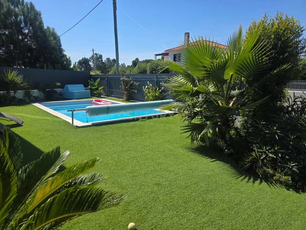 Moradia T3 com piscina e vista mar na Lagoa de Albufeira - Image 3