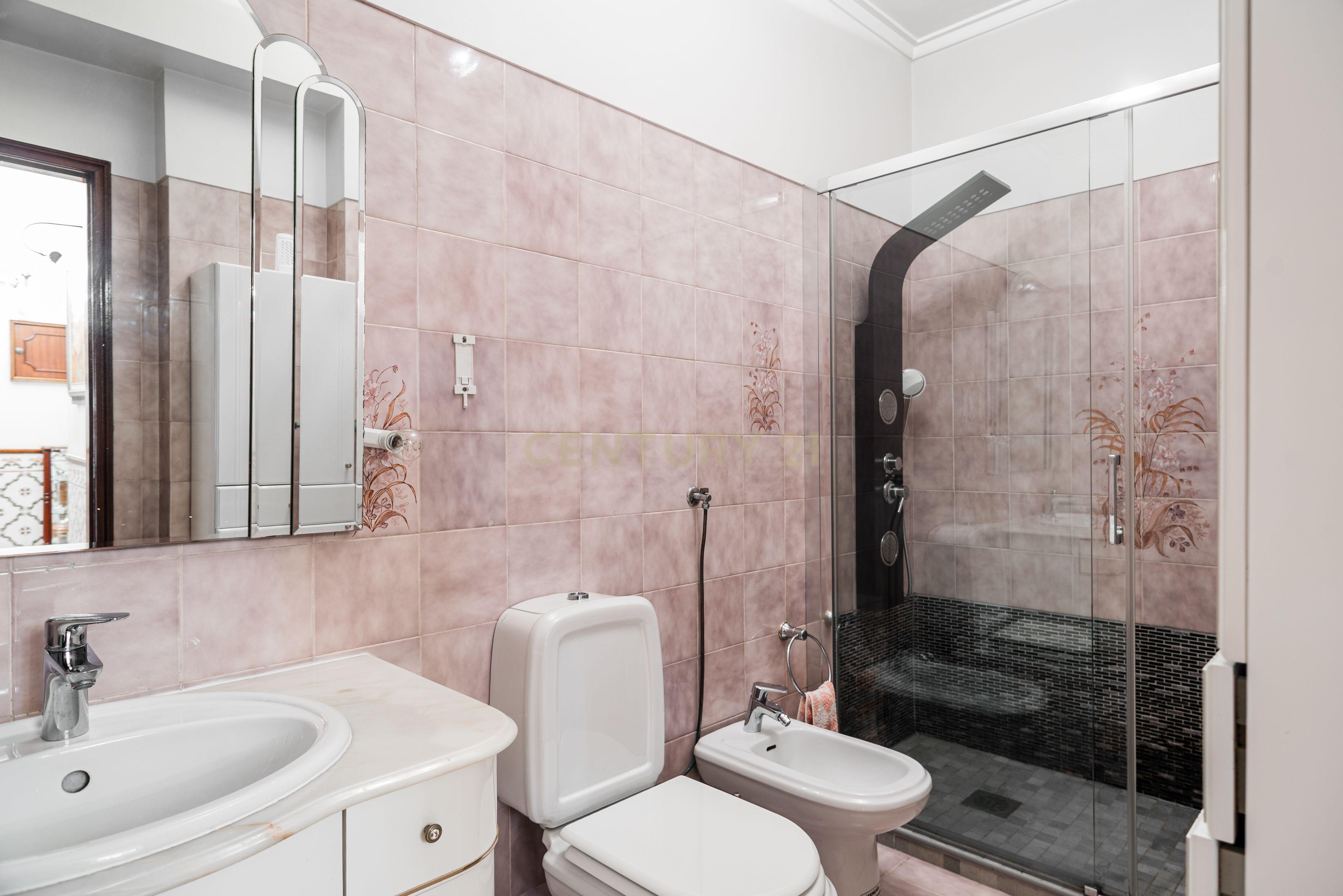 Fotografia 10 de Apartamento T0, com Terraço, Agualva Cacém
