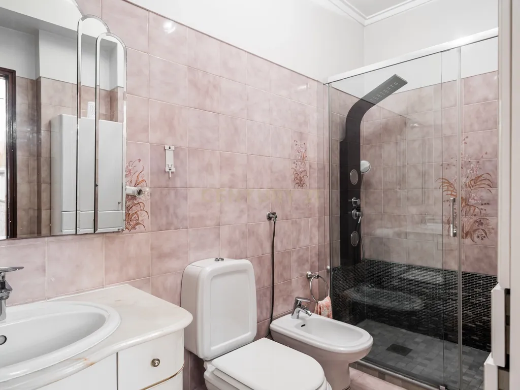 Apartamento T0, com Terraço, Agualva Cacém - Image 10