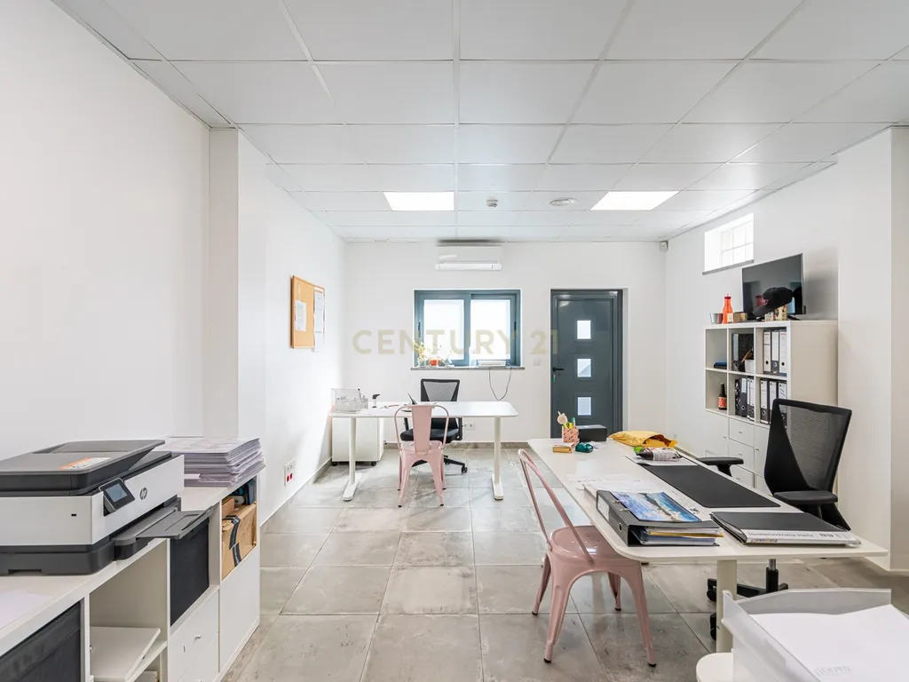 🎯 Oportunidade Única no Centro de Loures! - Image 60