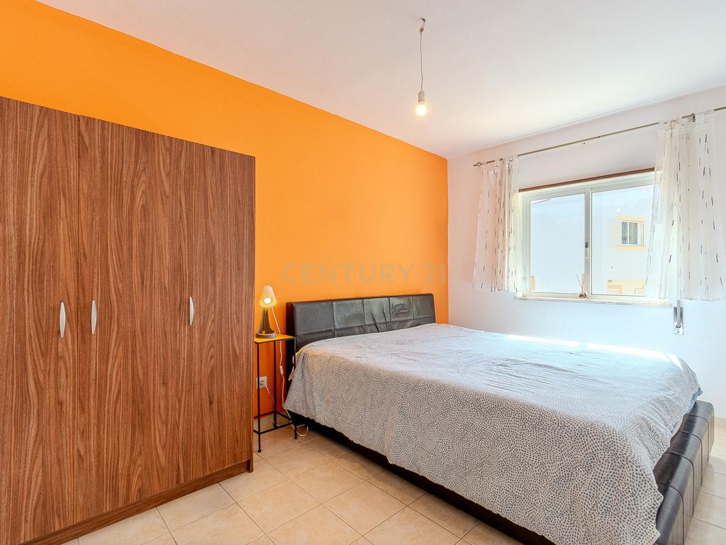 Apartamento T3 com Garagem no Centro de Tunes - Image 8