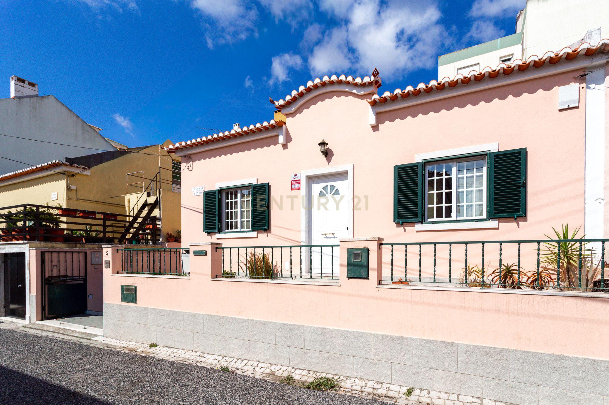 Moradia T2 em Odivelas, €460.000