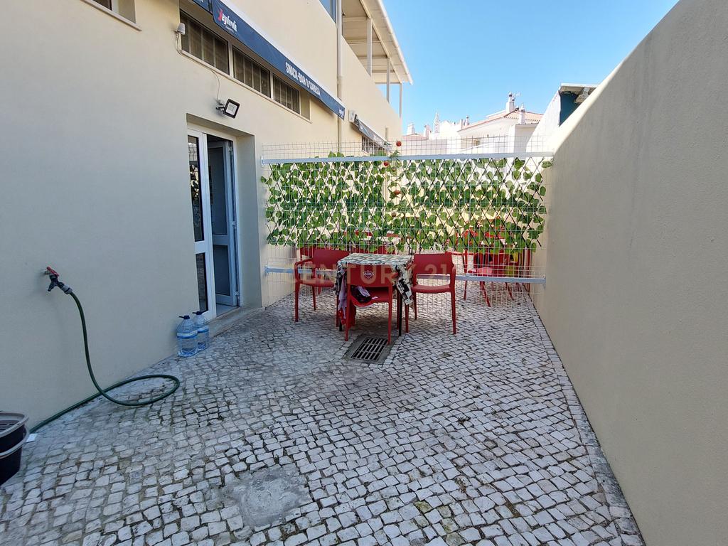 Trespasse de Café/Restaurante Totalmente Equipado | Patacão – Faro - Image 24