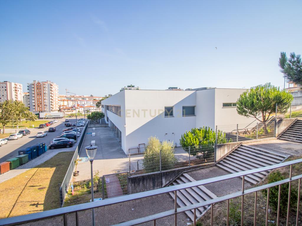 Apartamento T3 com Garagem Dupla na Quinta da Borloteira, Figueira da Foz - Image 13