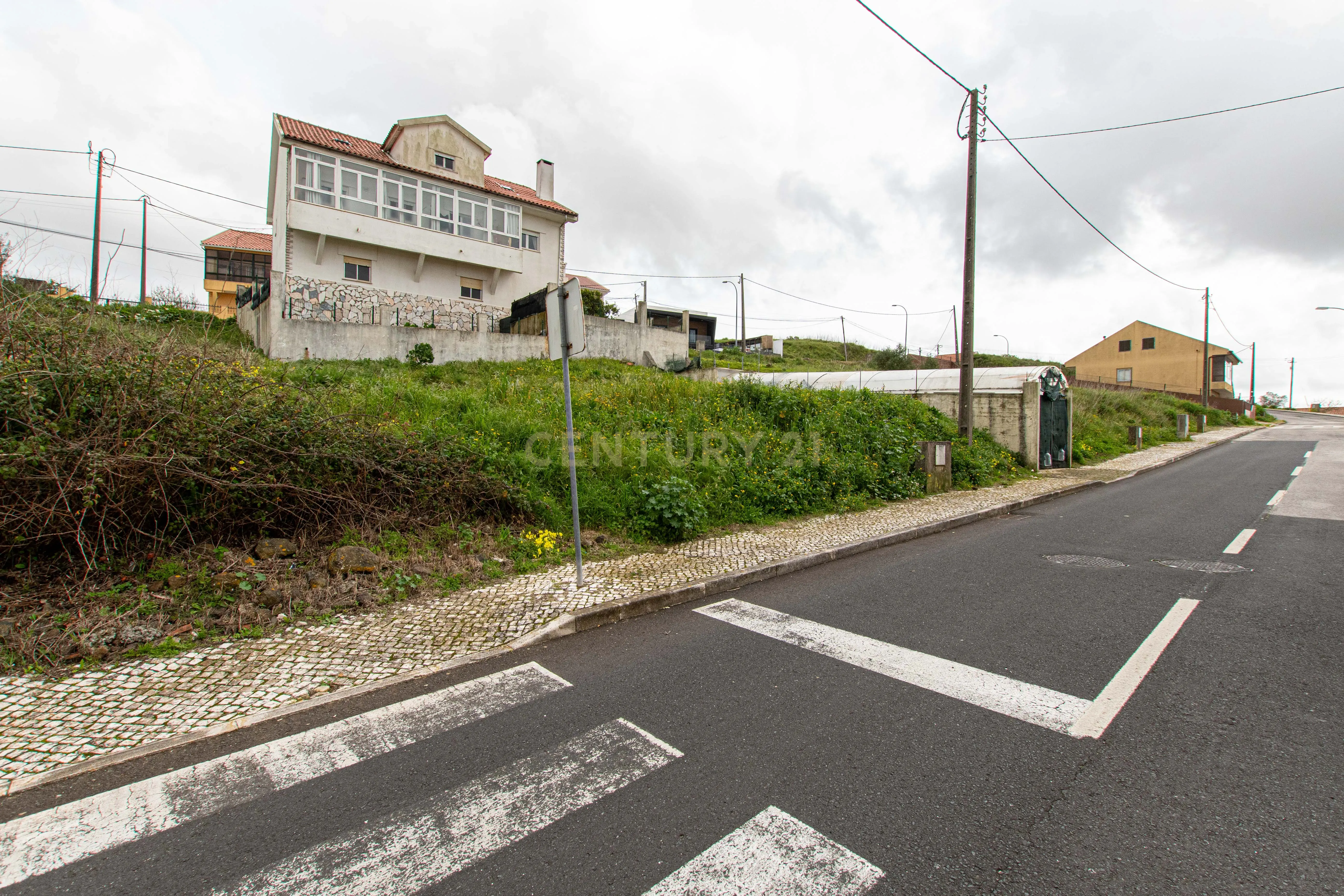 Terreno Urbano para construção de moradia unifamiliar (Casal de Cambra) - Image 1