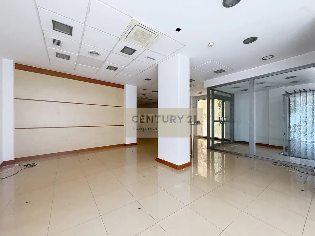 Amplo local comercial em Benalmádena, Málaga, com excelente localização - Image 24