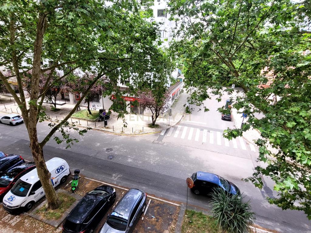 T3 Duplex para Arrendamento no Centro de Telheiras - Image 13