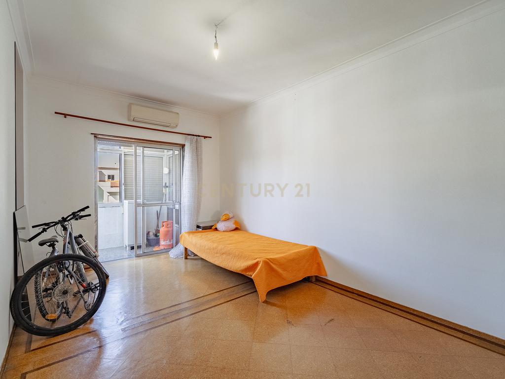 Apartamento T1 Feijó - Almada - Image 14