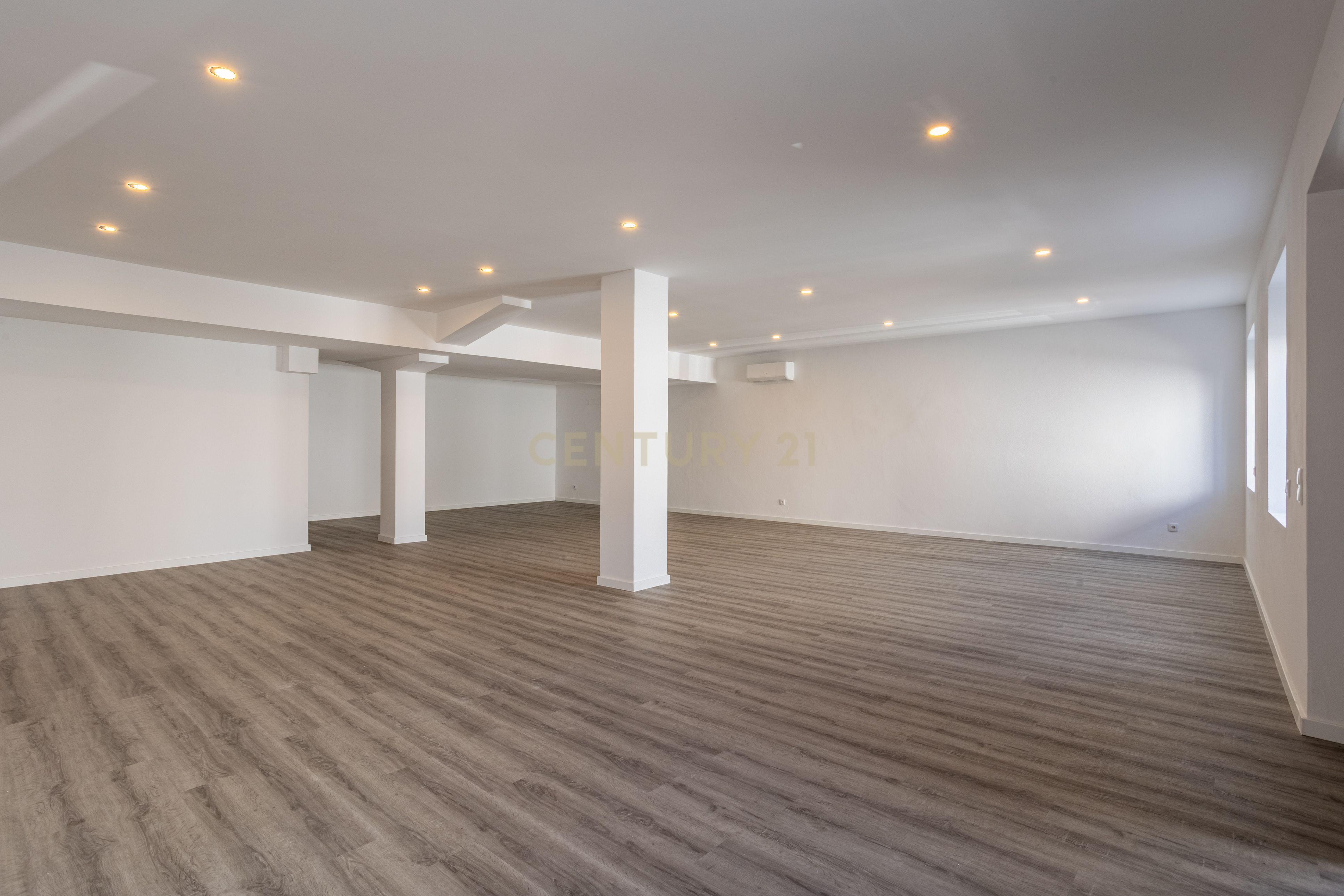 Fotografia 5 de Loja/Espaço Comercial Renovado a venda em Alcabideche, Cascais
