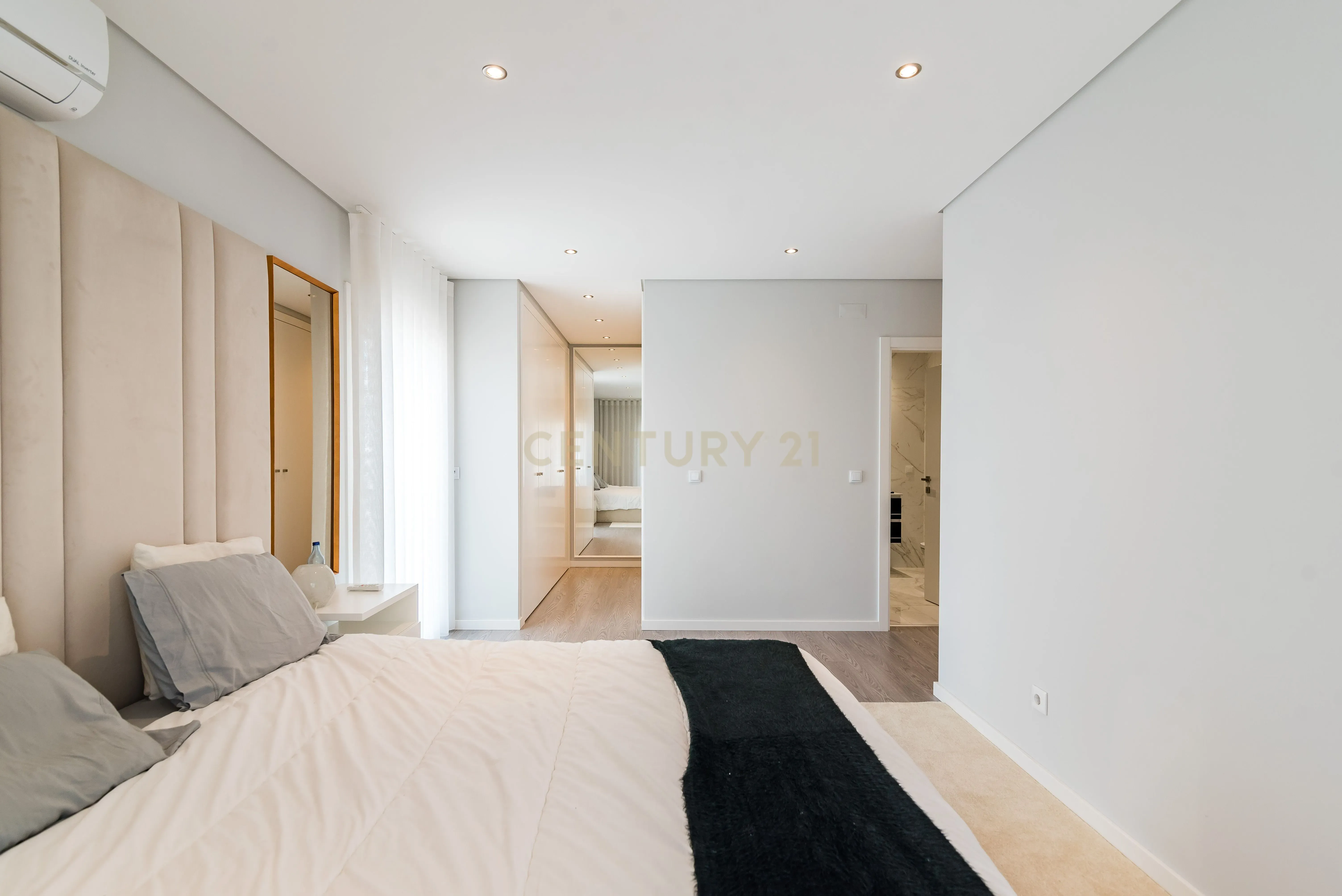 Luxuoso Apartamento T3 em Odivelas com Vista Panorâmica - Image 22