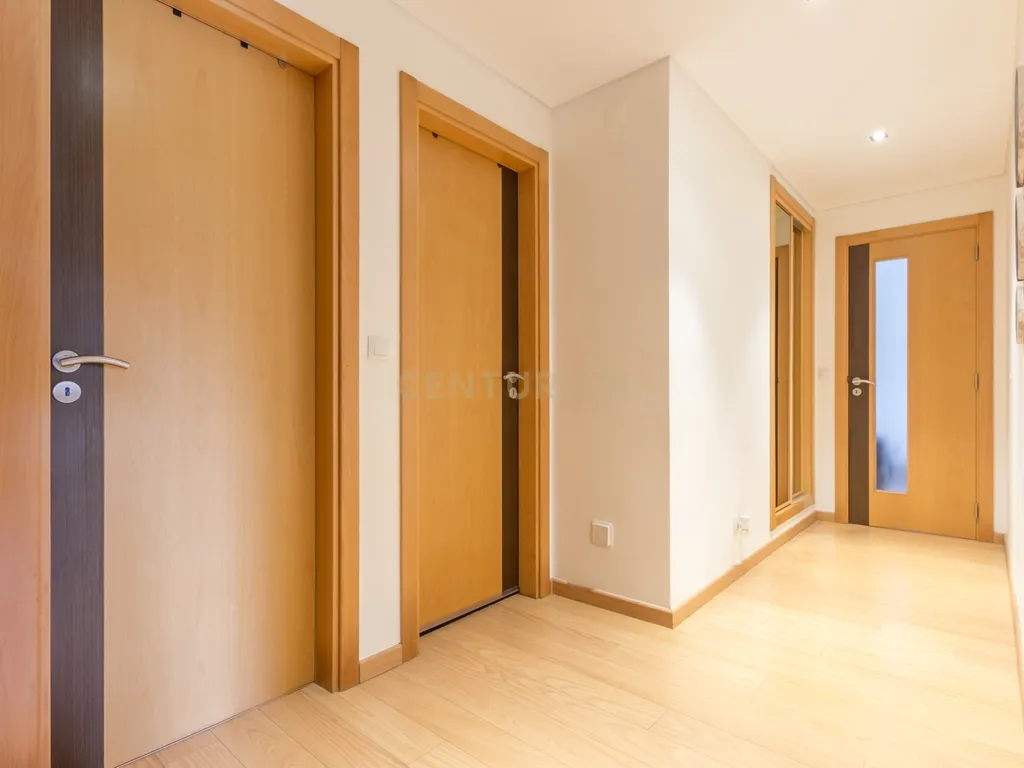 Apartamento T3 | Palhais – Barreiro | R/C – 145m2 - Image 20
