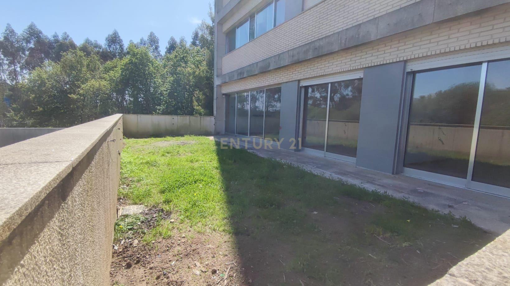 Apartamento T2 com Terraço e Garagem, Maia (Ao Aeroporto) - Image 3