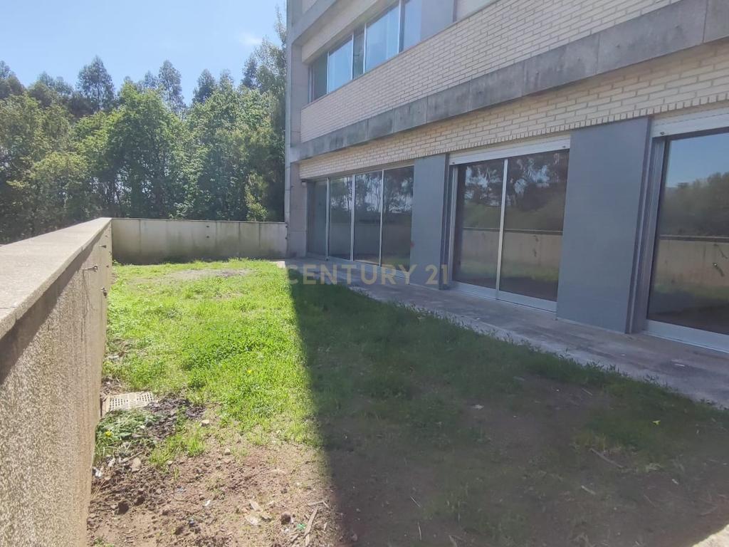 Apartamento T2 com Terraço e Garagem, Maia (Ao Aeroporto) - Image 3