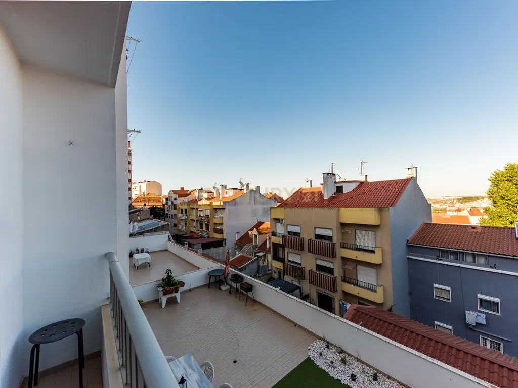 Apartamento T2 com Lugar de estacionamento, em Encosta do Sol, Amadora - Image 13