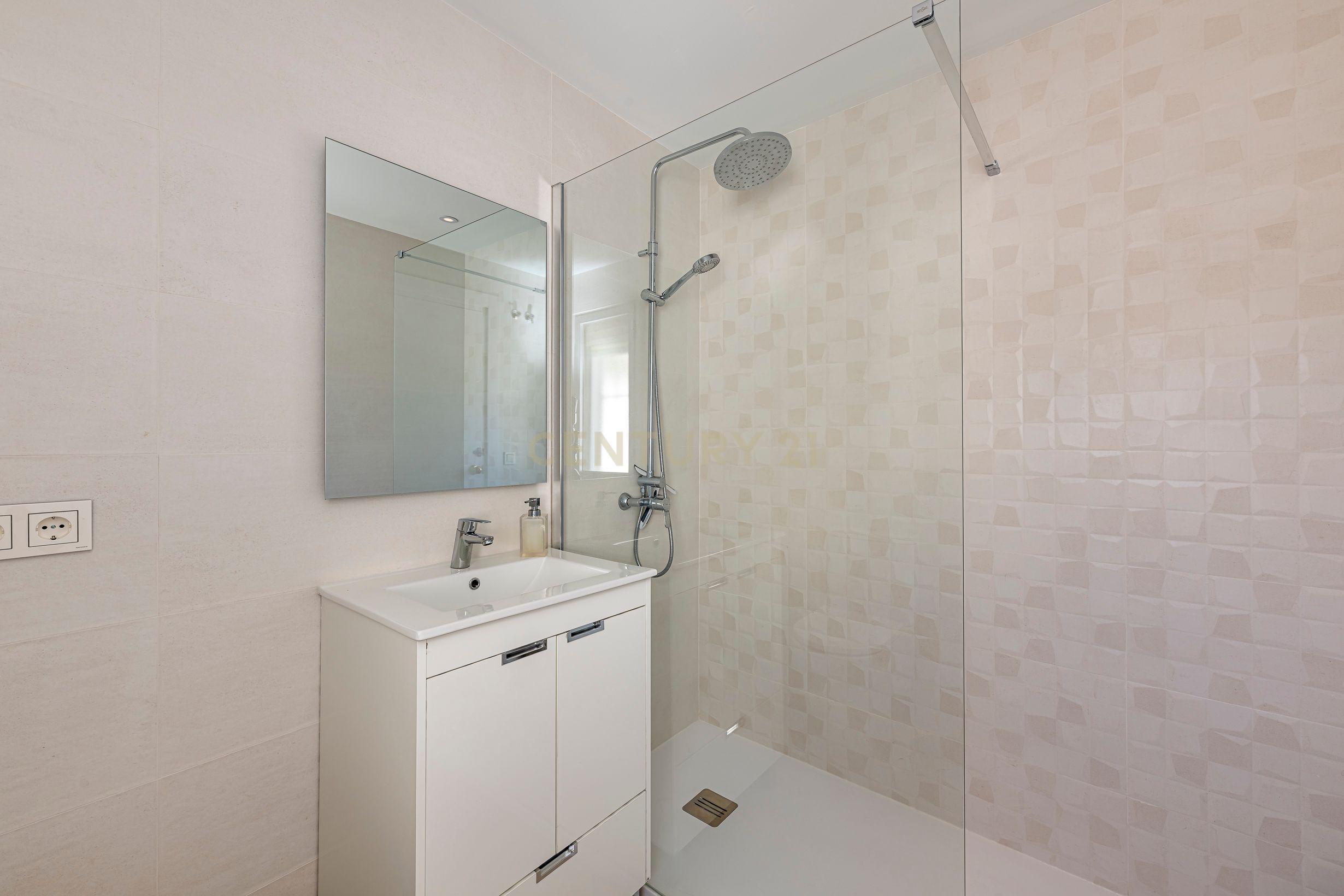 Penthouse brilhante com telhado no coração de San Pedro de Alcantara, Marbella. - Image 8
