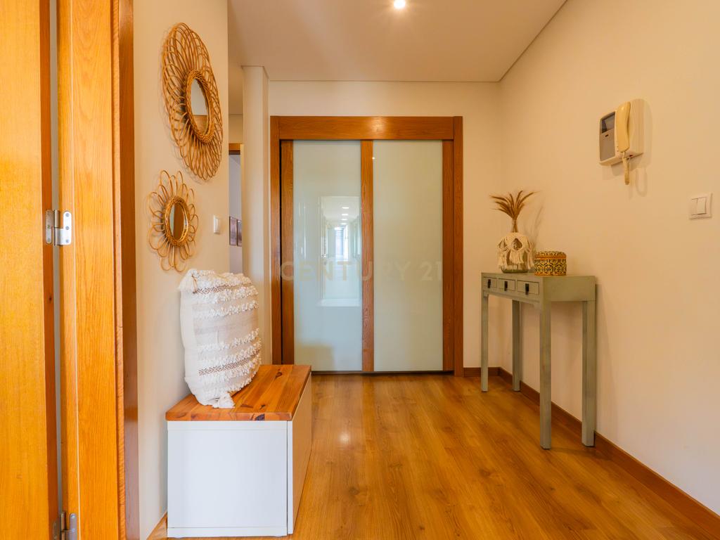 T2 com 115m² na Quinta de São Macário | Varandas | Elevador | Arrecadação | Vista de mar subtil - Image 21