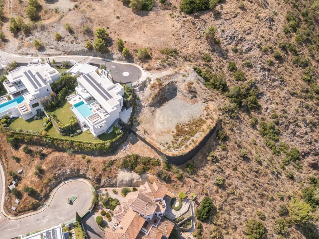 Terreno excepcional com 1.812 m² na prestigiada zona de Lomas de La Quinta, Benahavís - Image 10