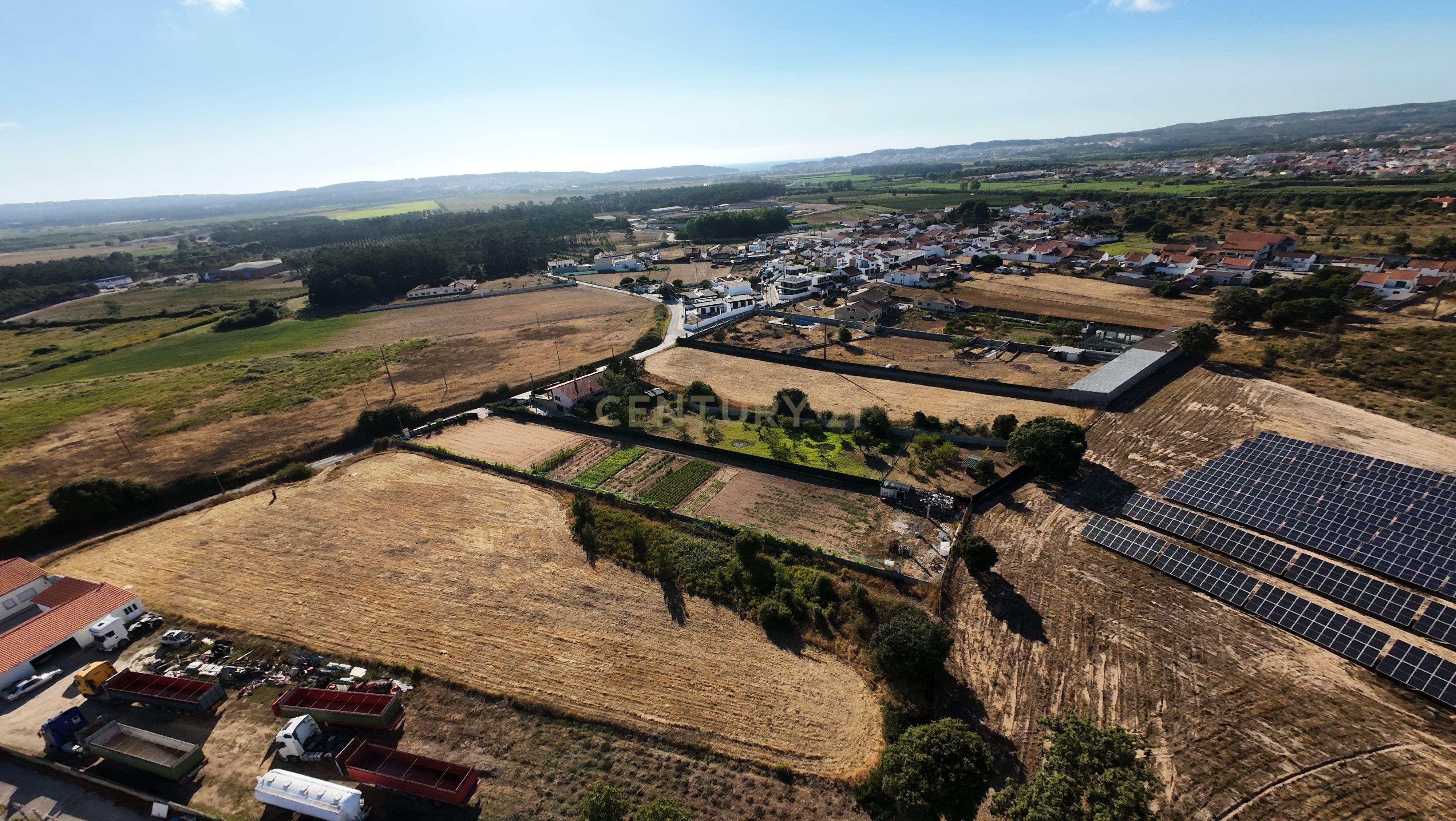 Fotografia 3 de Terreno Construtível em Alfeizerão, Alcobaça - 1700m²