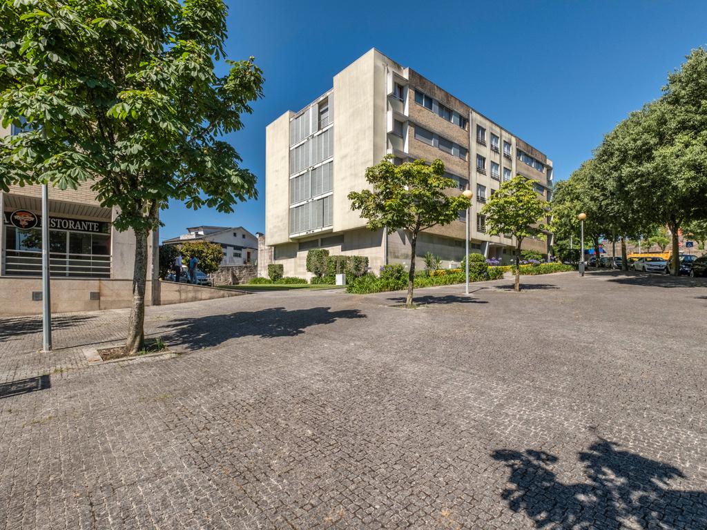 Trespasse de Pizzaria com esplanada em Águas Santas - Image 19