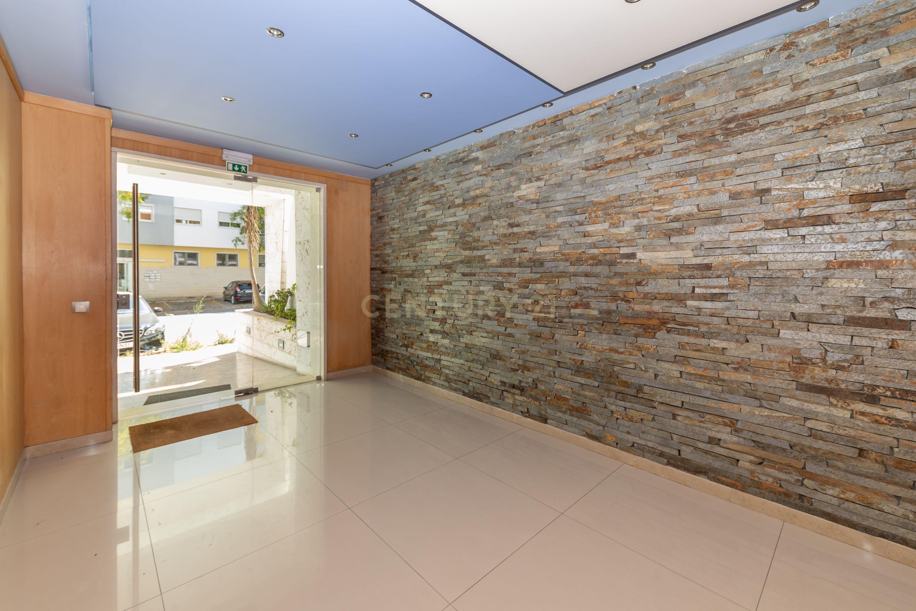 Apartamento T3 Com Box - Varandas Montijo - Image 35