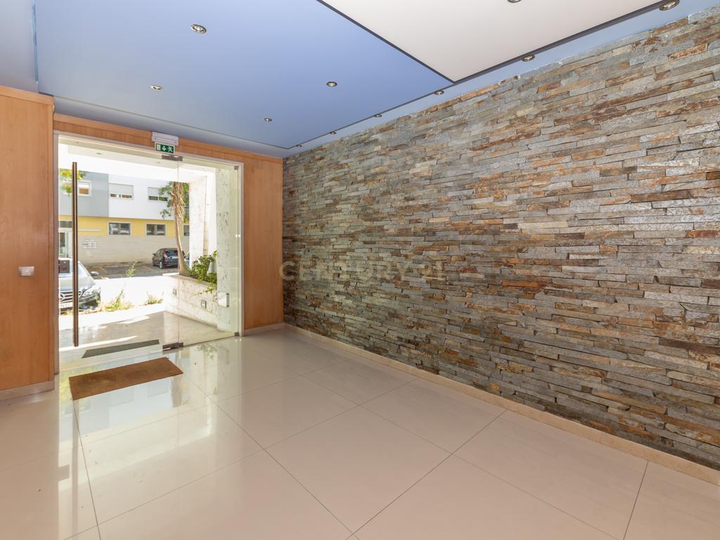 Apartamento T3 Com Box - Varandas Montijo - Image 35