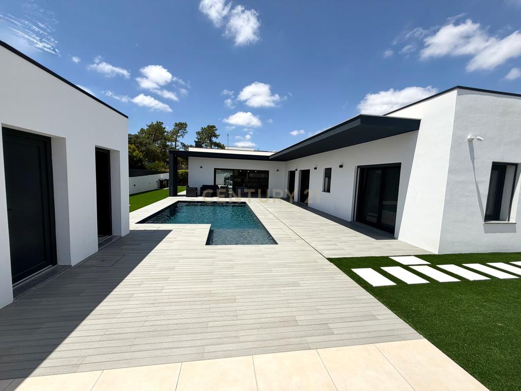 Moradia V3 com piscina em Palmela - Image 2