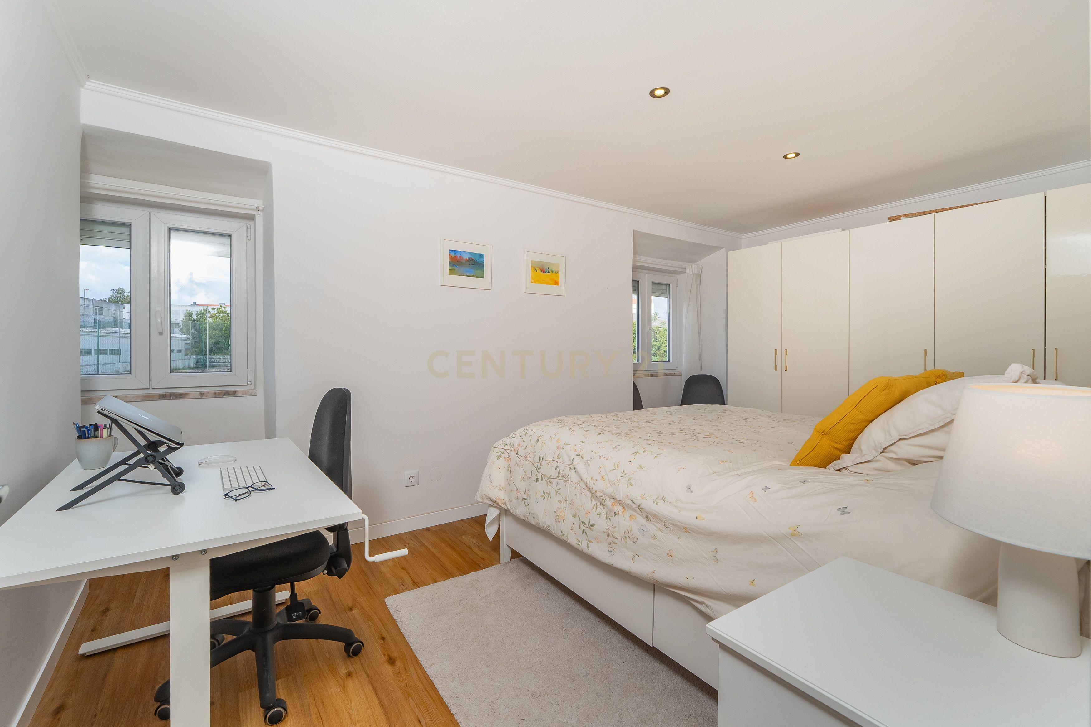 Fotografia 7 de Apartamento T2 Renovado Onde Lisboa Entra Pela Janela - São Vicente
