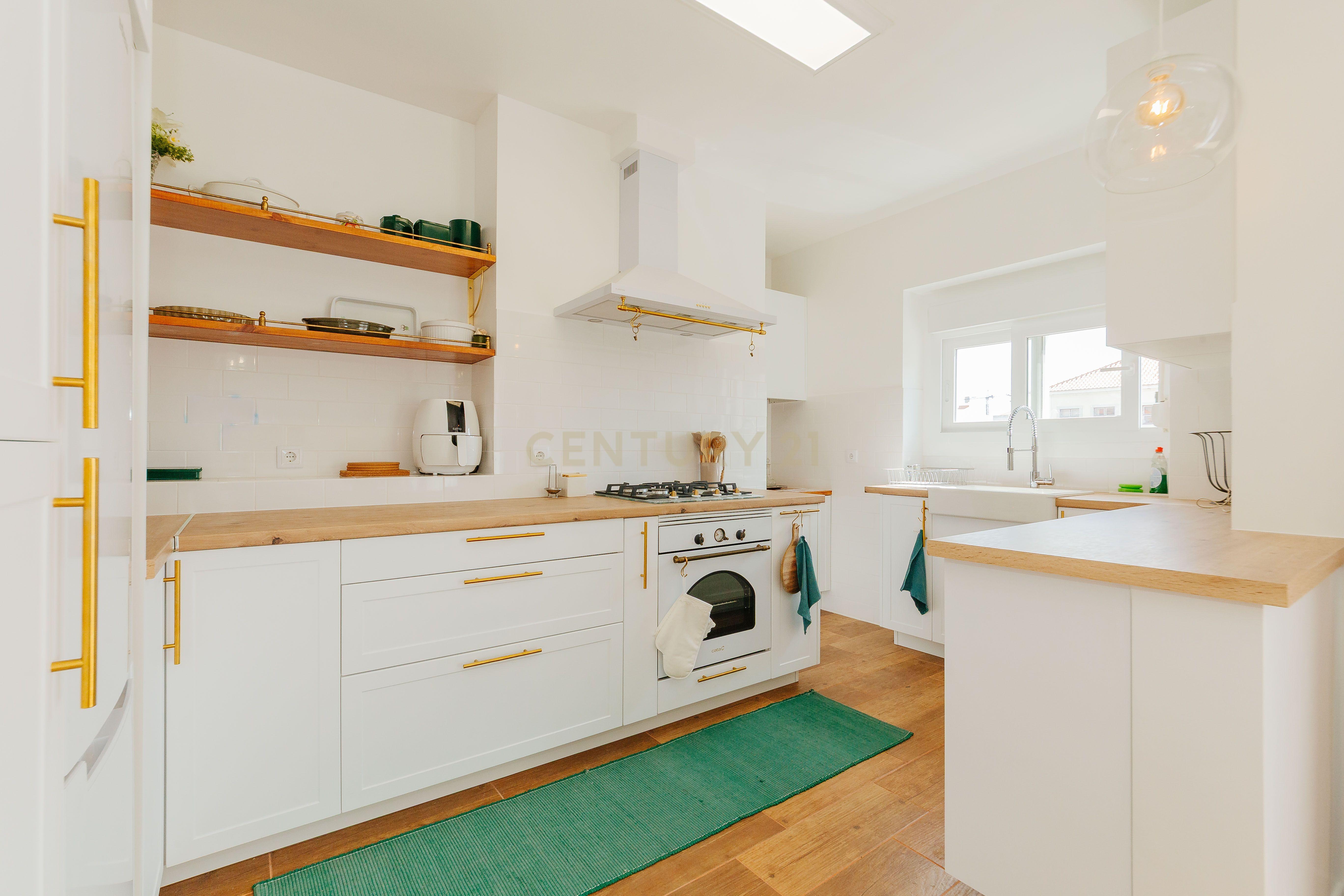 Fotografia 6 de Apartamento T3+1 para Arrendar na Av de Roma completamente Mobilado I Equipado e com utensílios