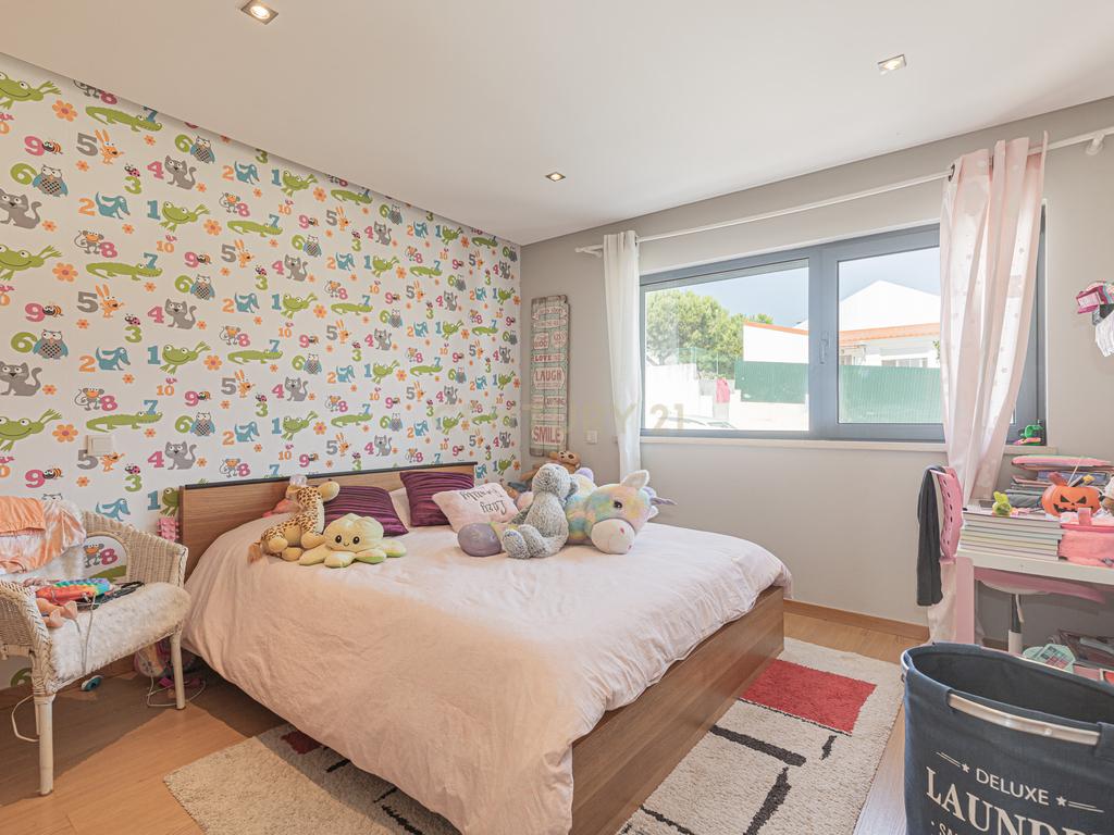 ✨ Moradia T4 de Luxo em Condomínio Exclusivo – Santo Antão do Tojal, Loures - Image 17