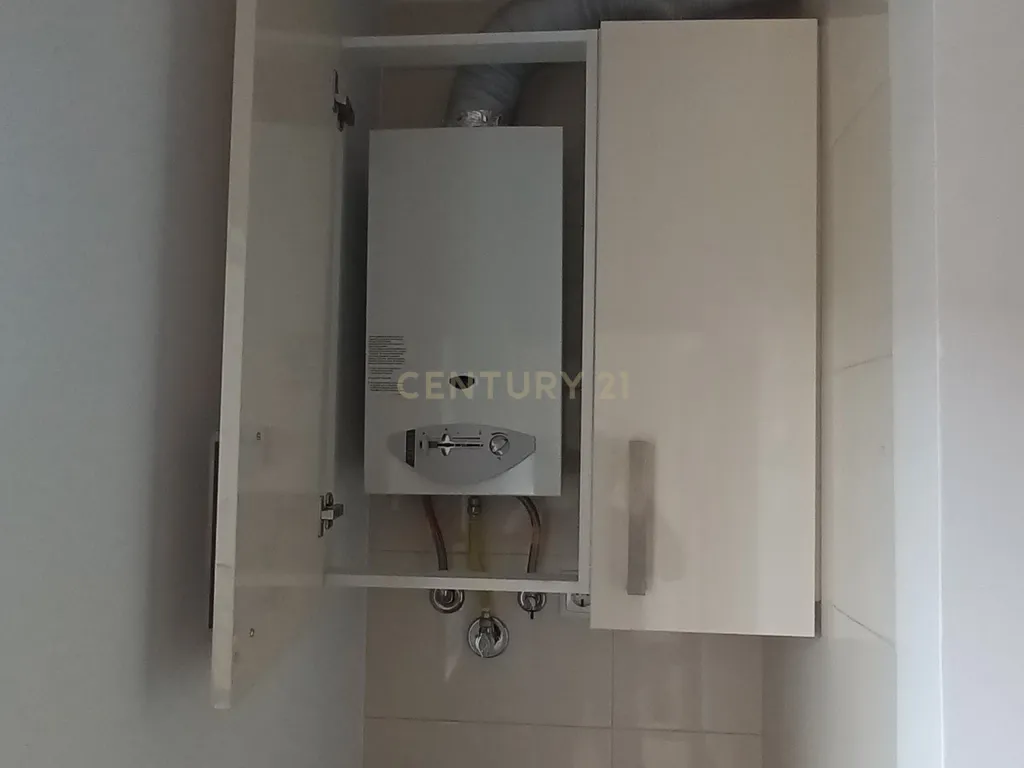 Apartamento T3 em Santo António dos Cavaleiros – Arrendamento - Image 3