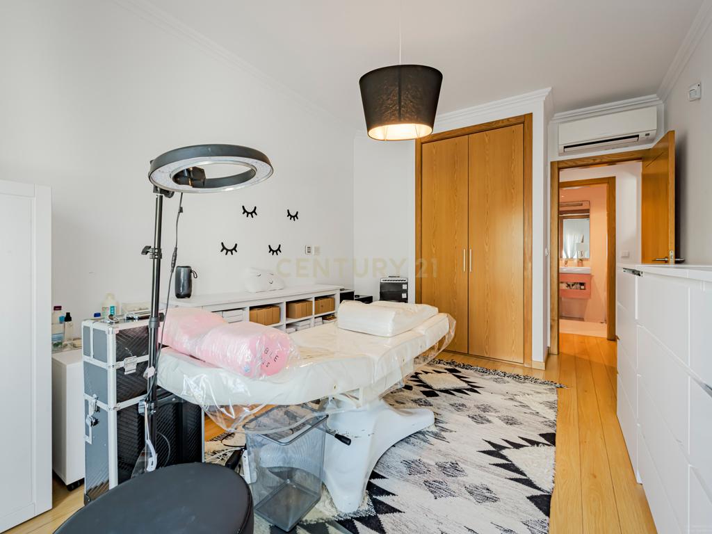 Apartamento T3 em Cascais com Terraço - Image 14