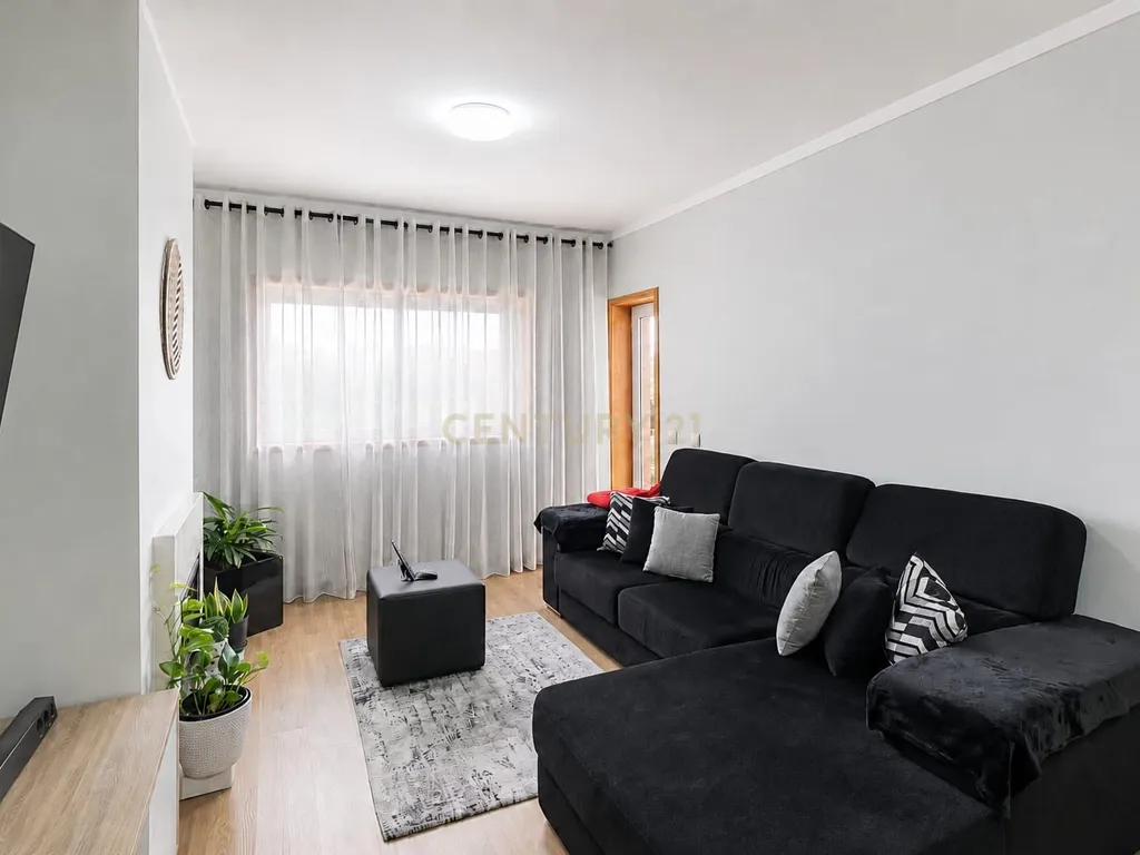 T2 EM ERMESINDE — 106 m², ÁREAS EXTRAORDINÁRIAS E QUALIDADE IMPECÁVEL - Image 3