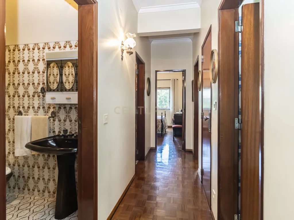 Apartamento T3 em Amora, Seixal - Image 8