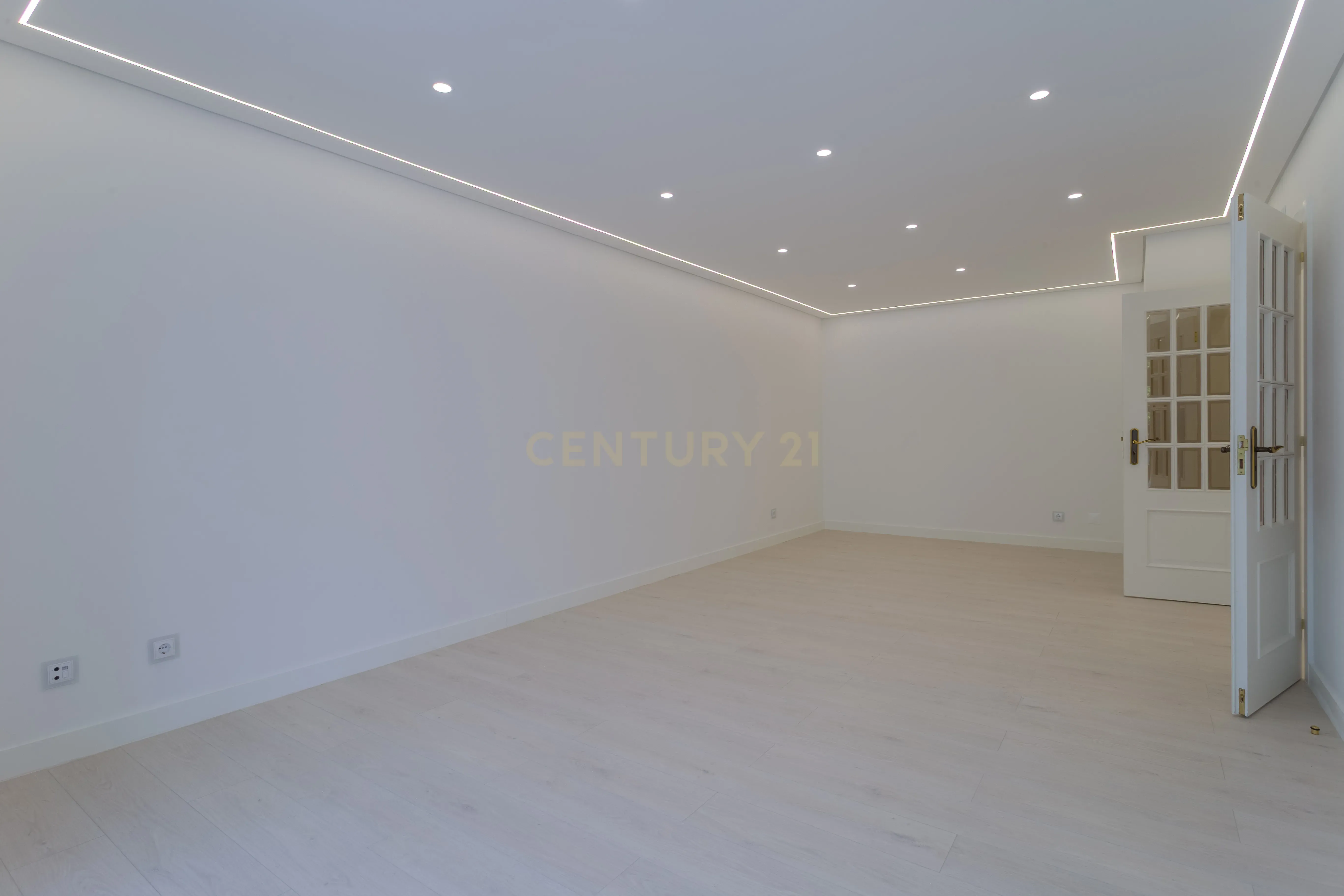 Fotografia 4 de T2 Renovado na Buraca | Modernidade, Conforto e Excelente Localização