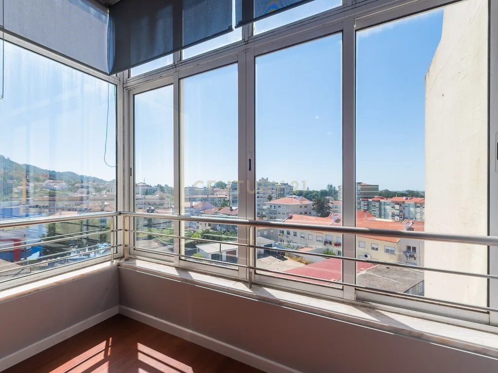 T2 de Charme na Portela de Sintra | Suite, Varandas e Vista Panorâmica - Image 13