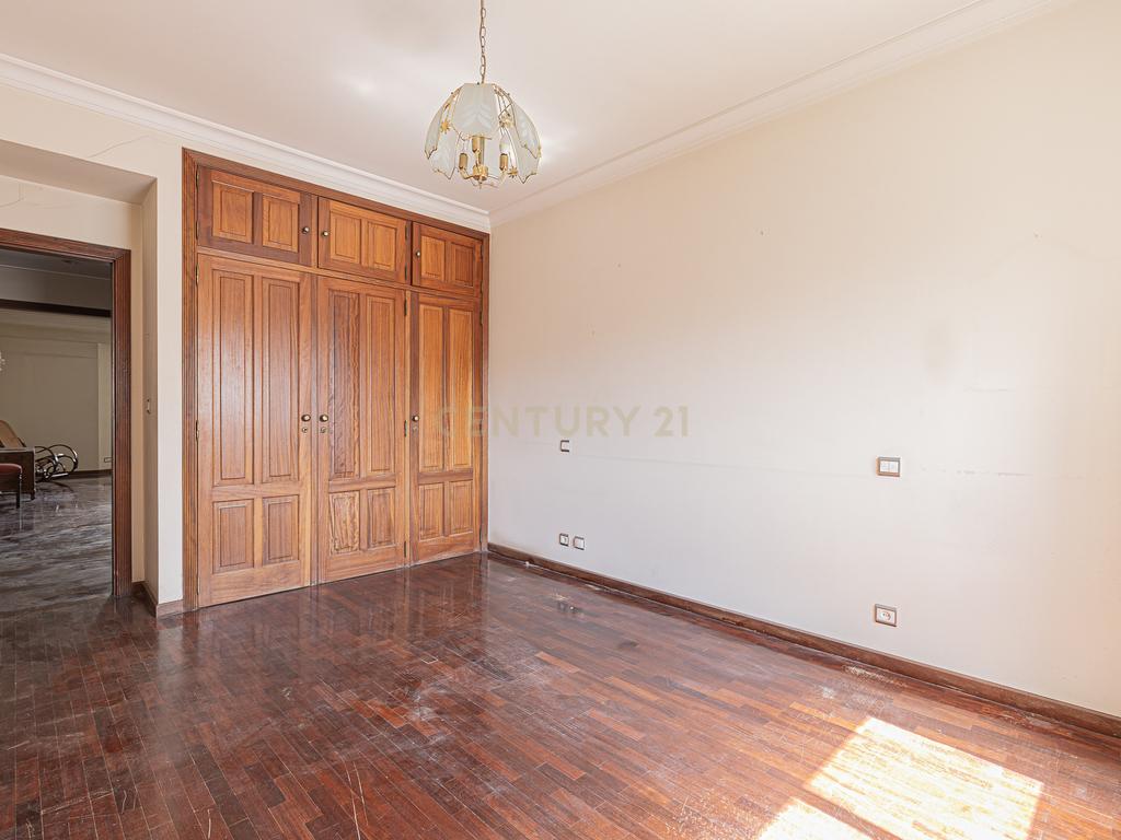 T4 com 180 m² e Garagem Box no Areeiro, Lisboa - Image 23