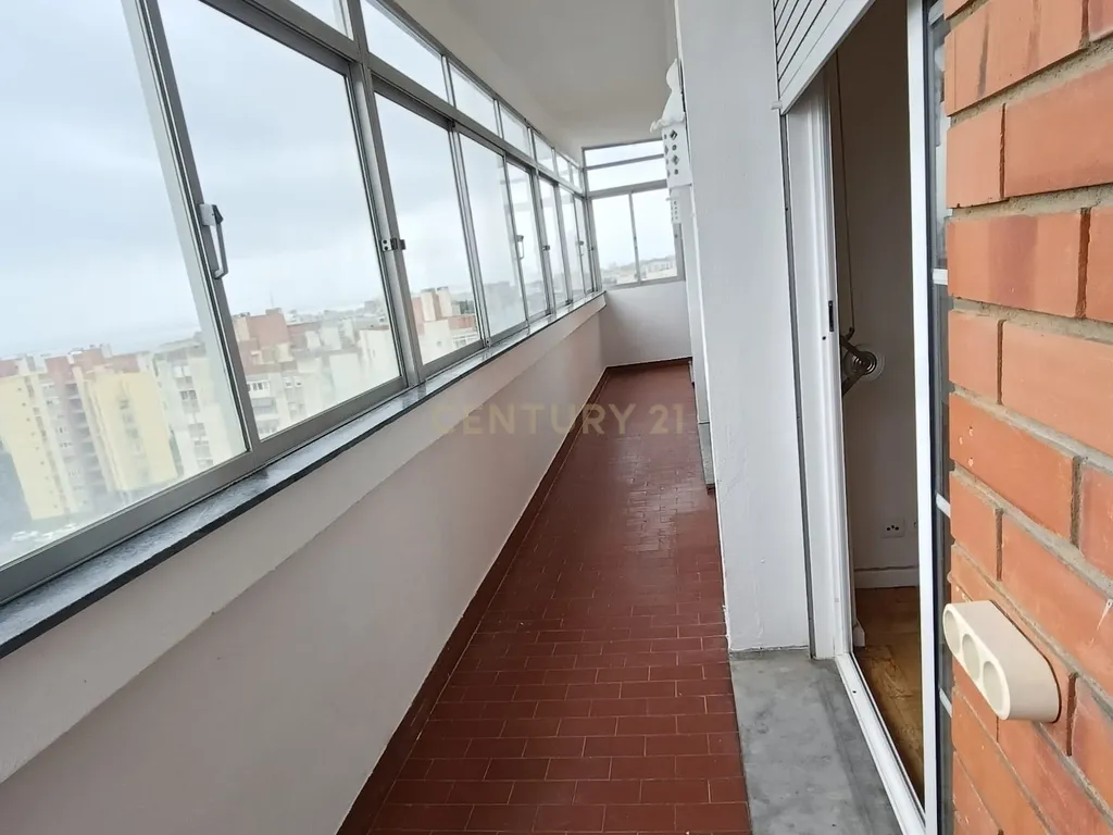 Apartamento 4 assoalhadas (T3) nos Olivais. Conforto e conveniência no coração da cidade - Image 24