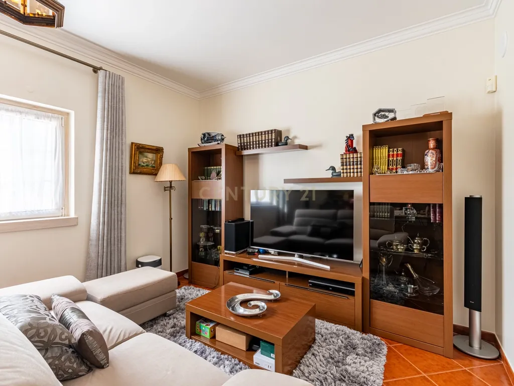 MORADIA T4 - SANTARÉM - Conforto, Elegância e Funcionalidade - Image 3