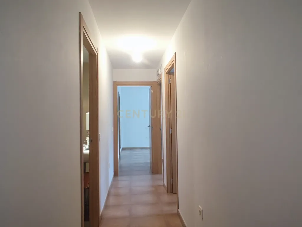 Moderna Moradia T3 em Cáceres com Vista e Acessibilidade - Image 12