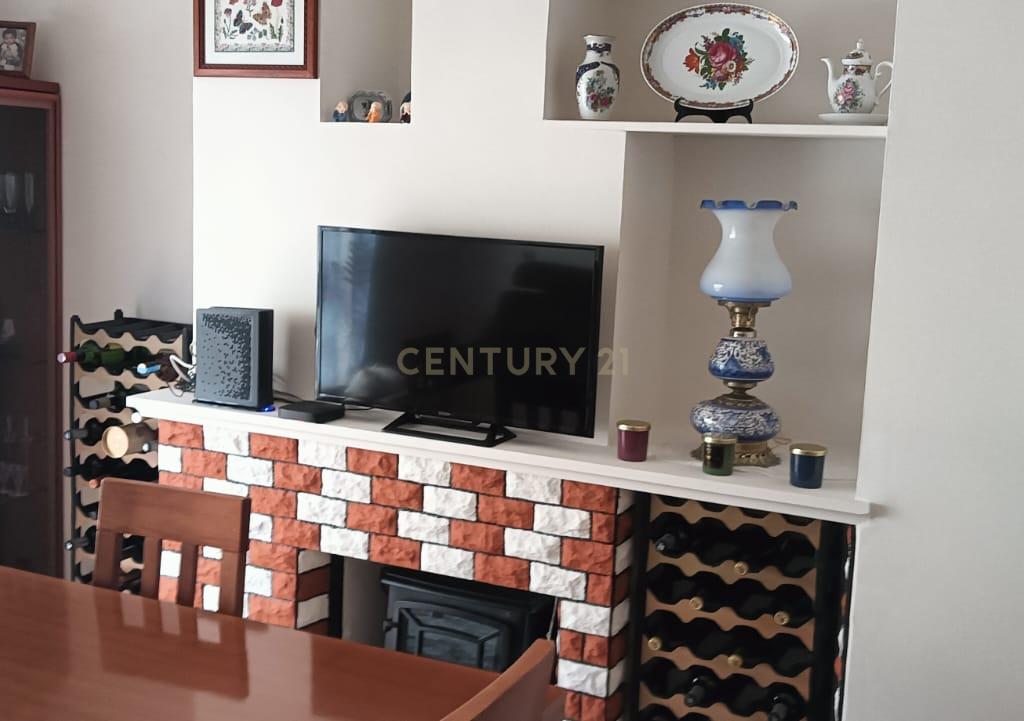 Apartamento T2 em Samora Correia com Vista Panorâmica e Boa Localização - Image 3