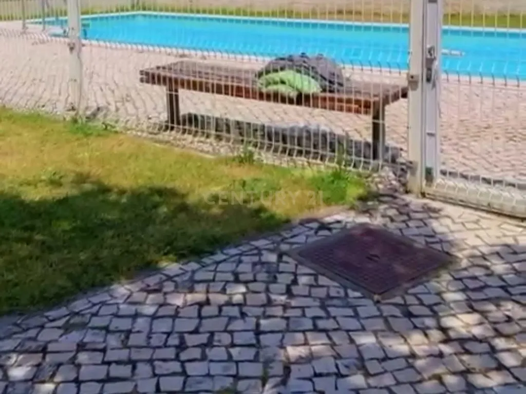 T1 para arrendamento em Condomínio Fechado com Piscina - Image 1