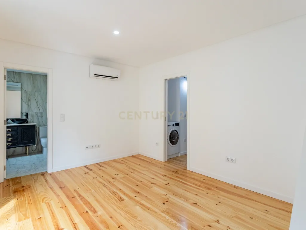 Moradia totalmente renovada no coração de Lisboa, com 4 suites - Image 16