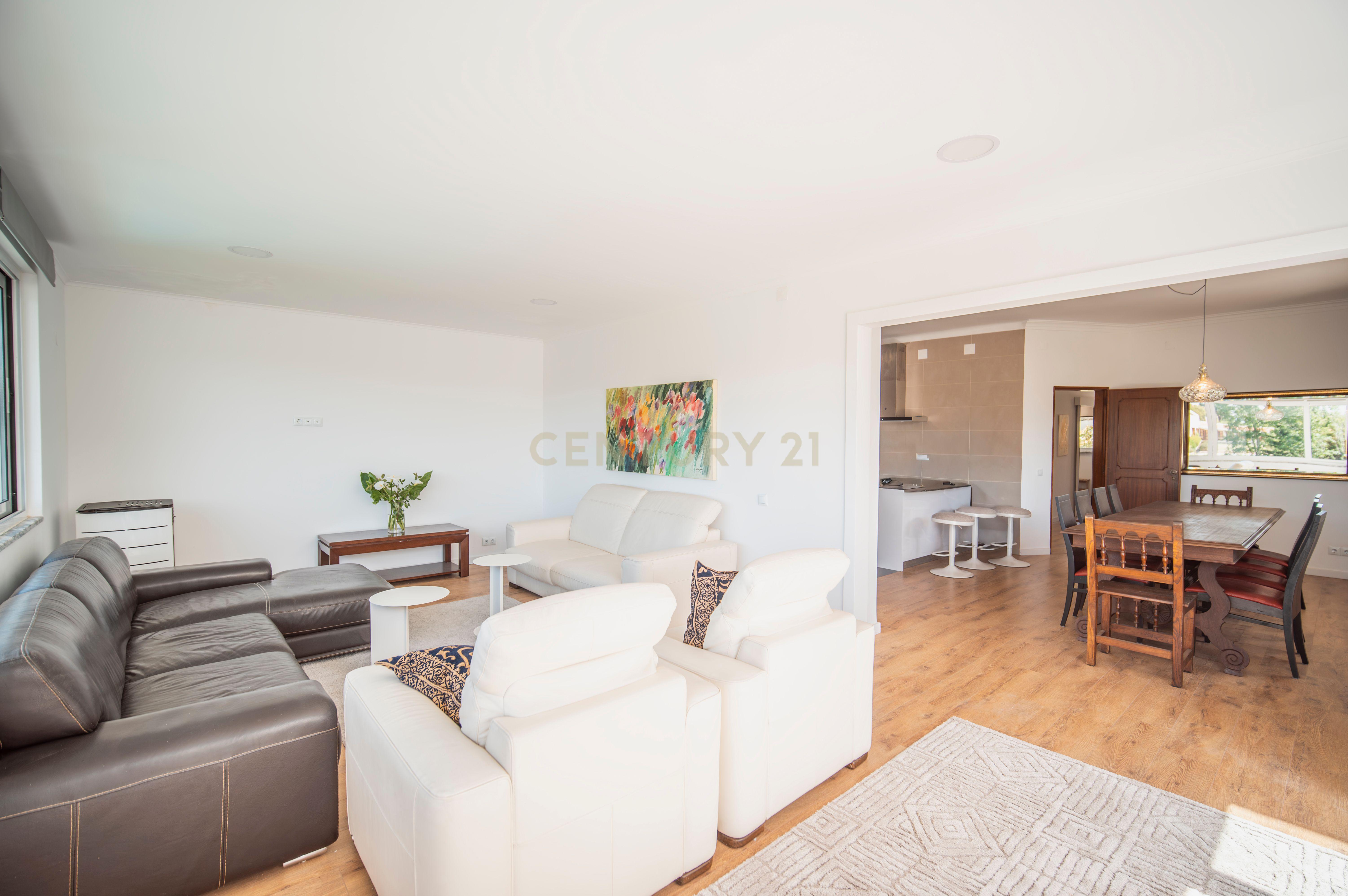 Fotografia 6 de Moradia T5 Remodelada em Galamares – Sintra