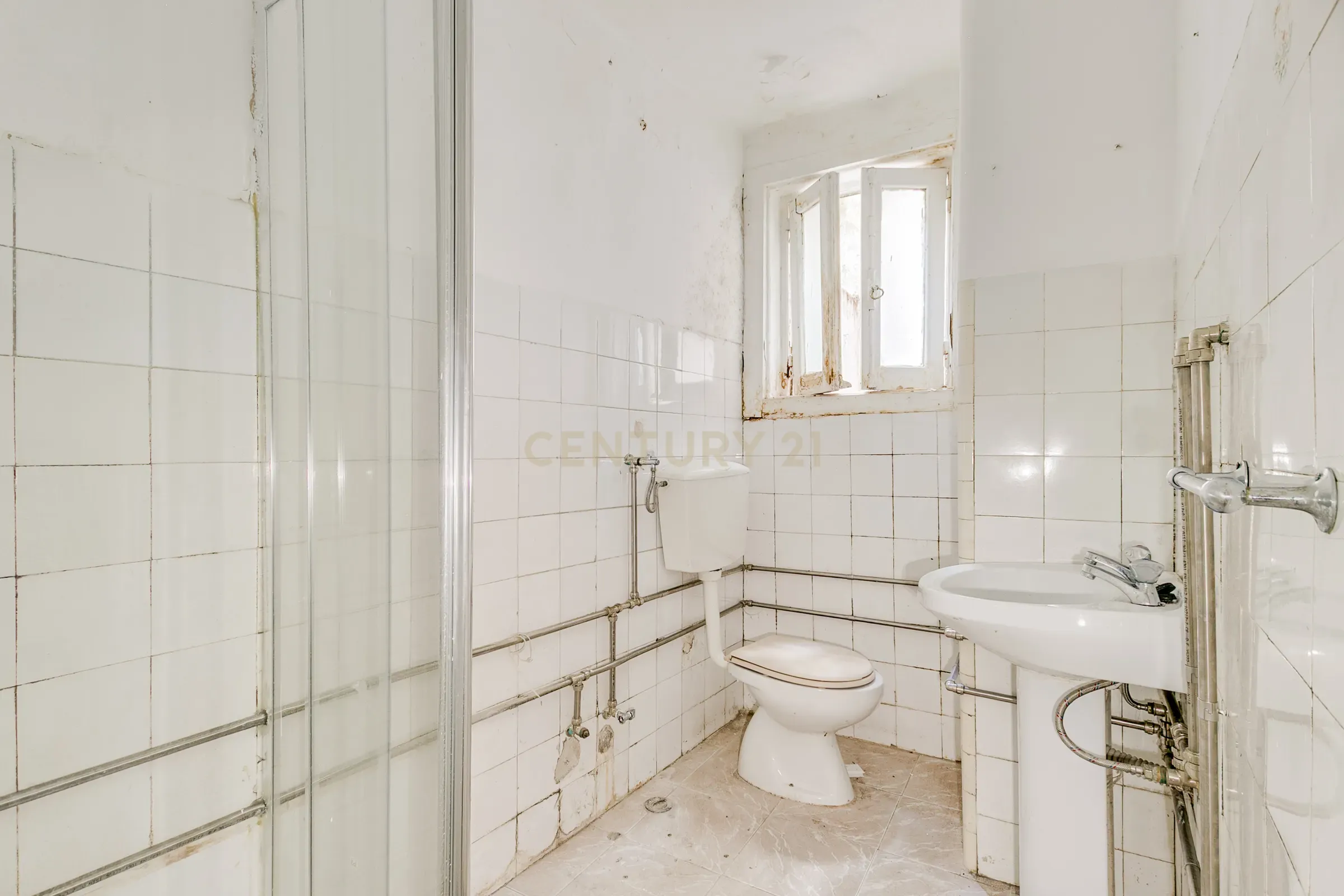Apartamento no Coração do Príncipe Real – Lisboa - Image 9