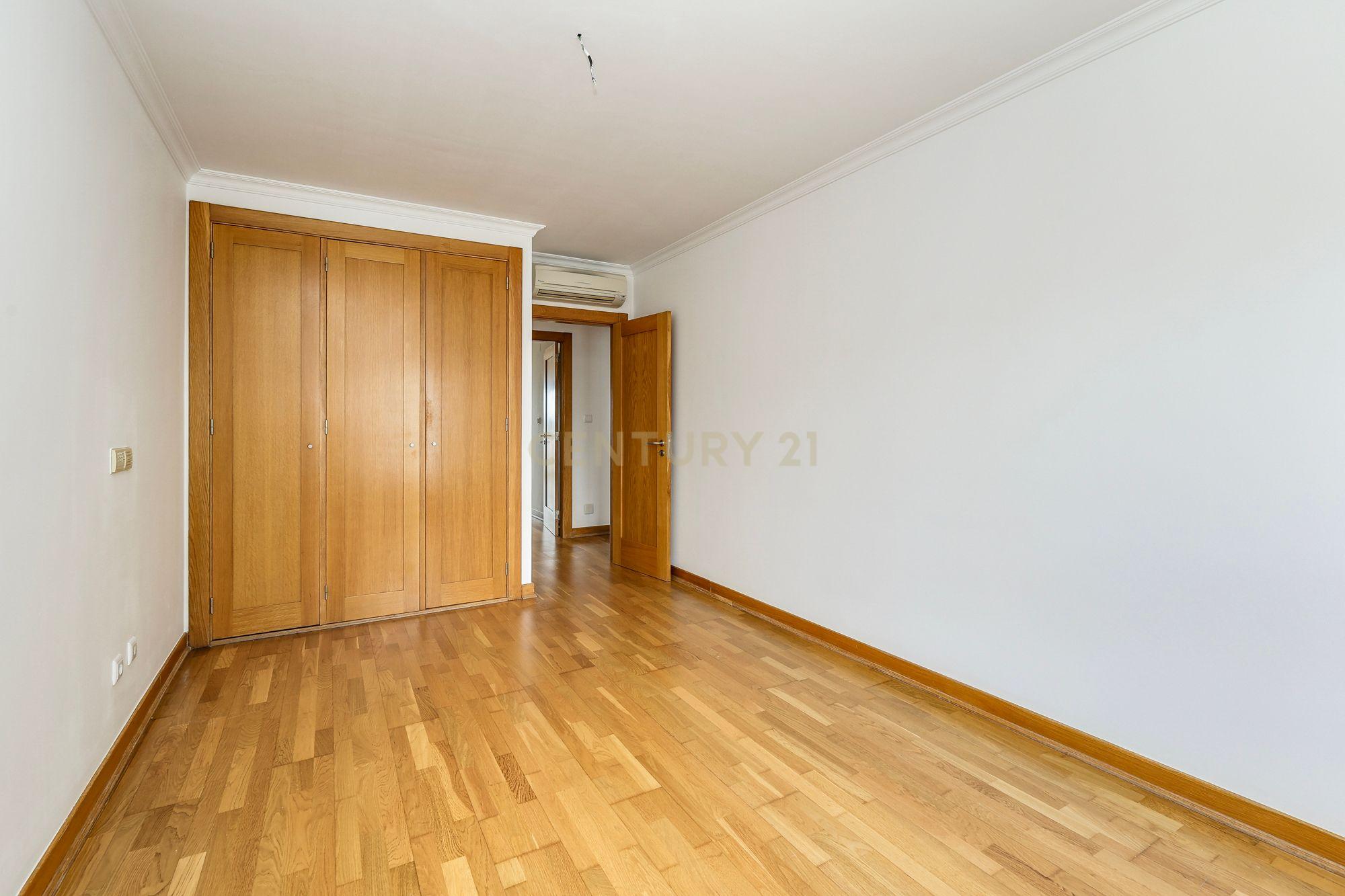 Apartamento T3 à venda em Mina de Água, Amadora — foto 22