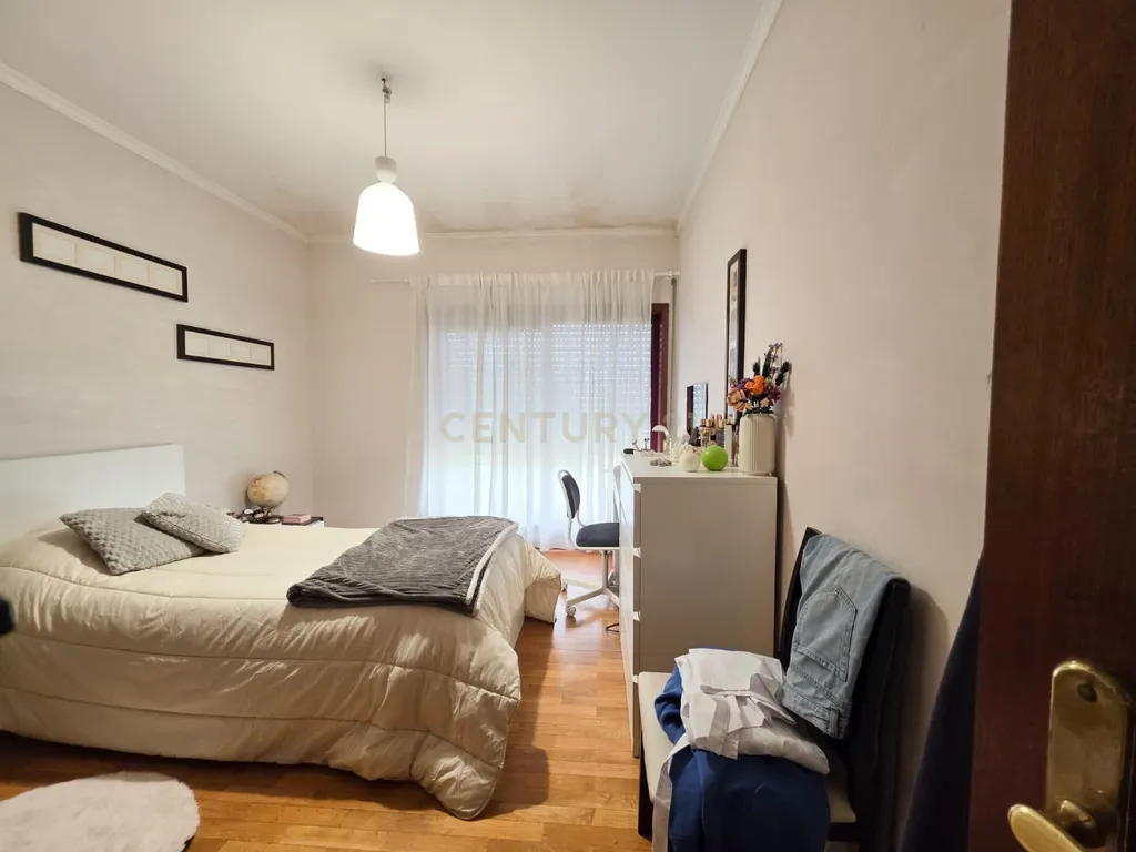 Apartamento T3 no Centro de Paredes – Espaço, Conforto e Localização Privilegiada - Image 26